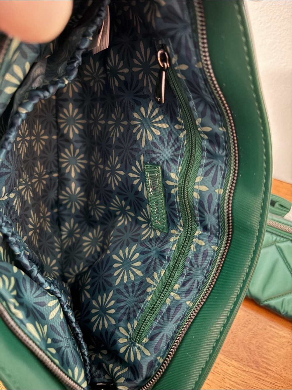 LUG Waltz- NWT & Free Sway Pouch - Picture 2 of 3